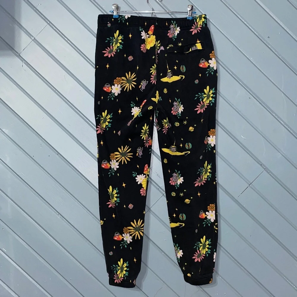 Nike Sportswear Club Fleece Pants Outer Space Print Soft Joggers Black - Picture 9 of 10